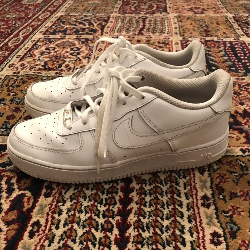 White Nike Air Force 1